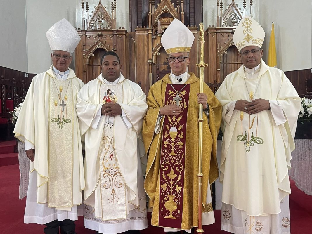 Ordenación Caori Aquino