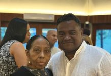 Mercedes Ramos y Jesús Rodríguez Rivas en la capilla Nuestra Señora del Perpetuo Socorro