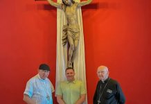 Mons. De La Rosa y Amauri Rodríguez recuerdan a Mons Camilo